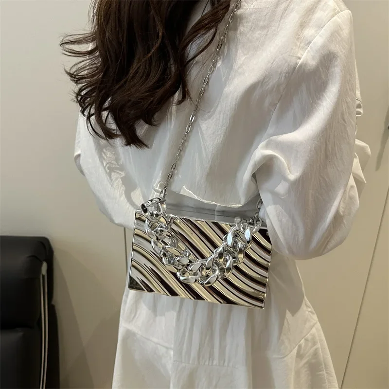 

Acrylic Bag with Thick Chain for Women, Lingge Shoulder Bag, Handheld Box Bag