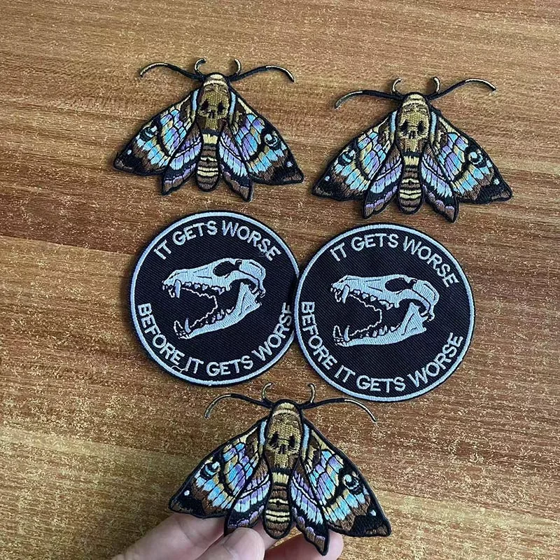 2PCS/Set,Colorful Moths,Crocodile's Mouth Badges Applique Embroidery Iron on Patche,Hot Adhesive Sticker DIY Sewing For Clothing