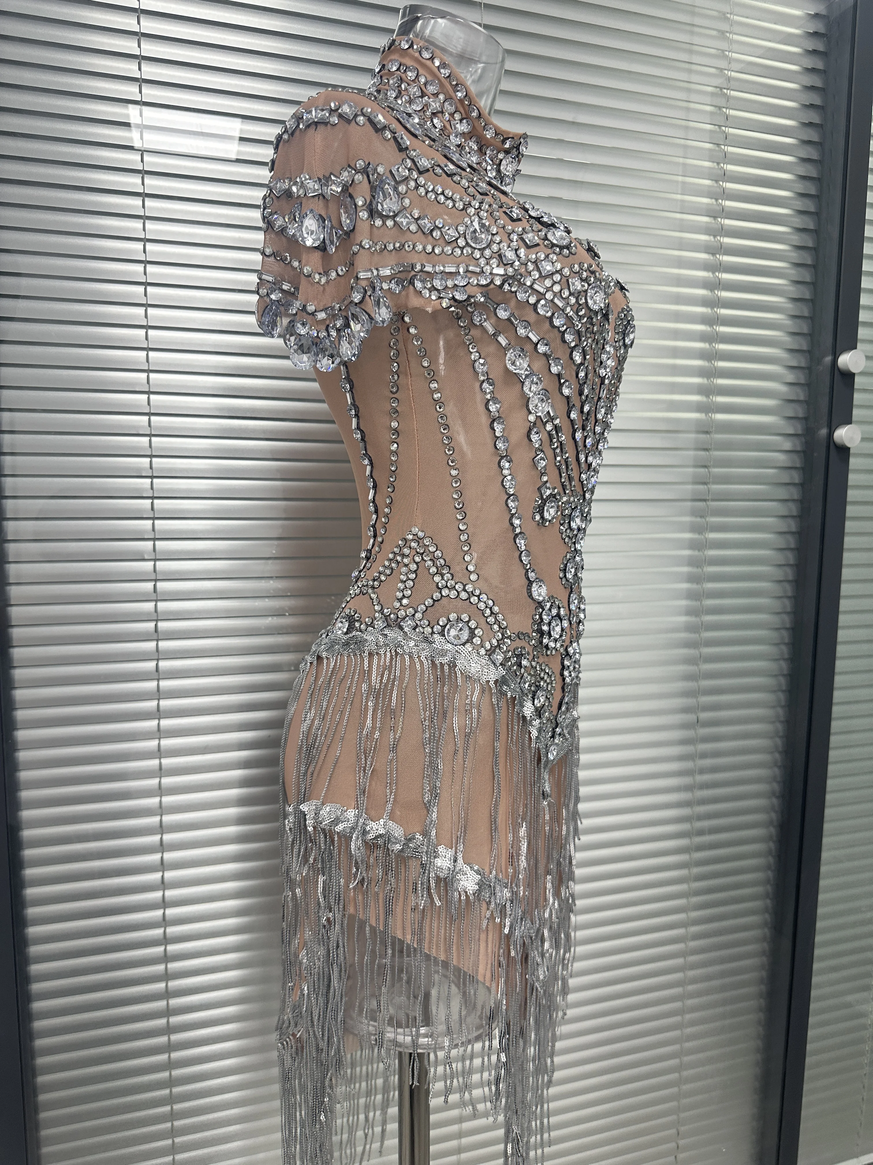 

Women Nightclub Gorgeous Outfit Dresses Shining Rhinestone Tassel Dance Dress Mesh Crystal Singer Dancer Stage Costumes Cuimian