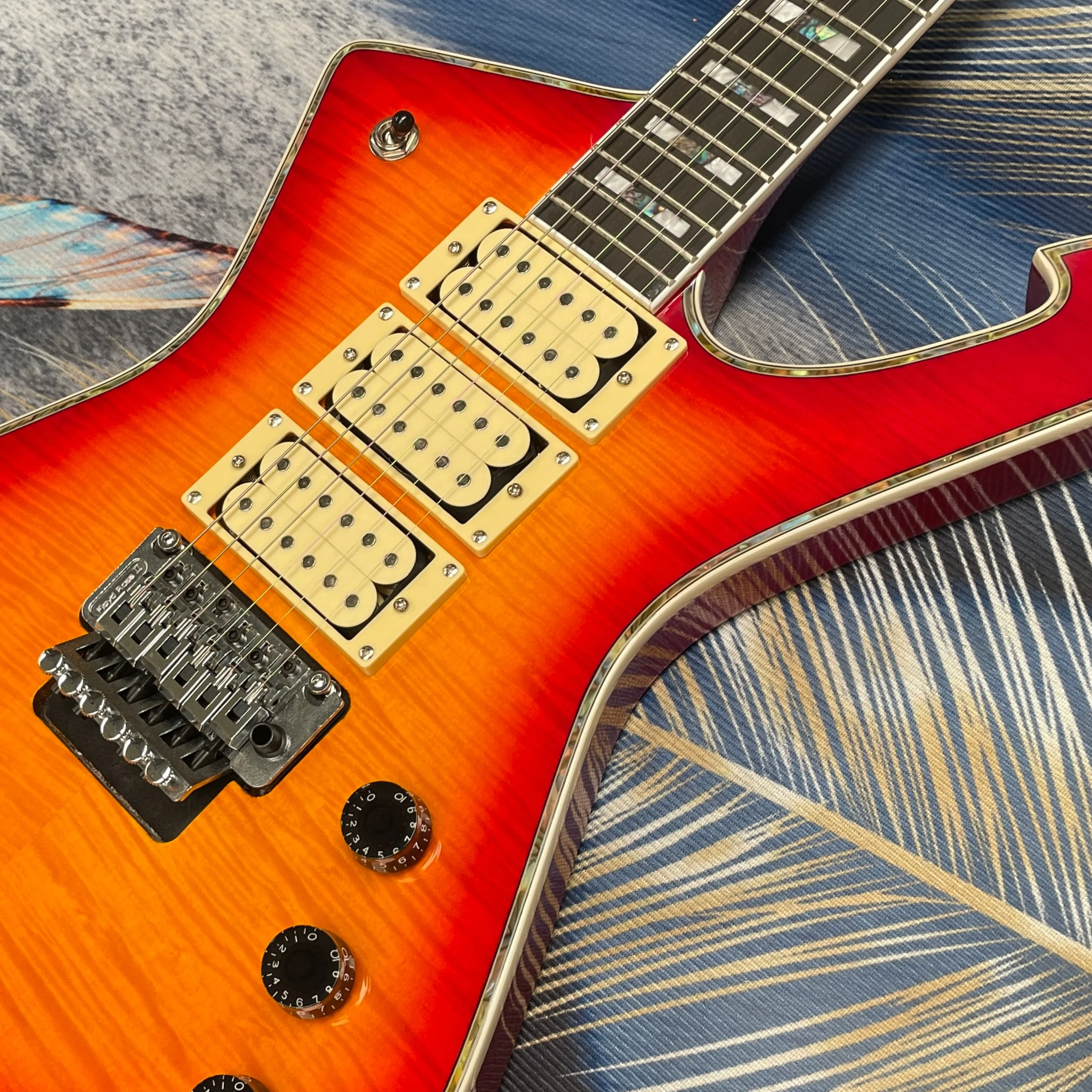 New 6-string electric guitar with HHH pickups and rosewood fingerboard guitars, ideal for stage performances guitarra