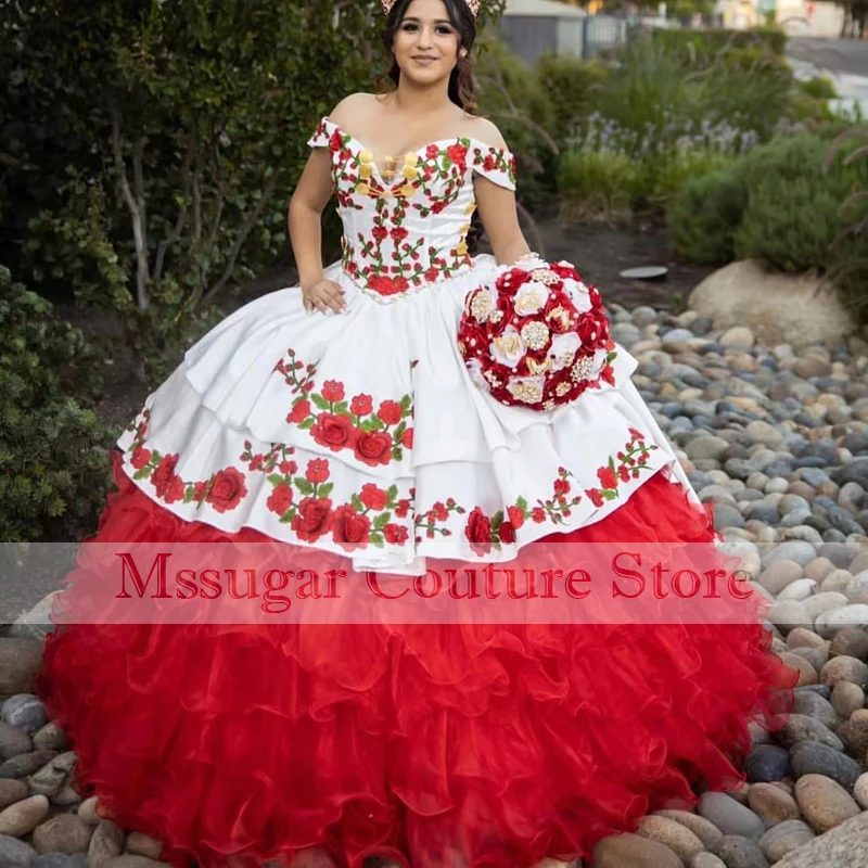 2022 удивительные вышитые платья Charro Quinceanera с открытыми плечами бантом ярусный сатин Бальное Платье милое 16 платье