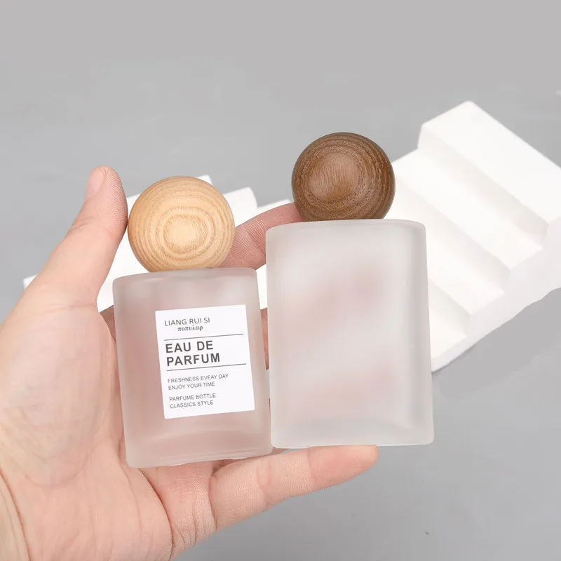 

2/6/12 шт., 30/50 мл, распылитель, орех, высококачественное матовое стекло, пустая бутылка для духов, вода для макияжа, мелкая оптовая продажа