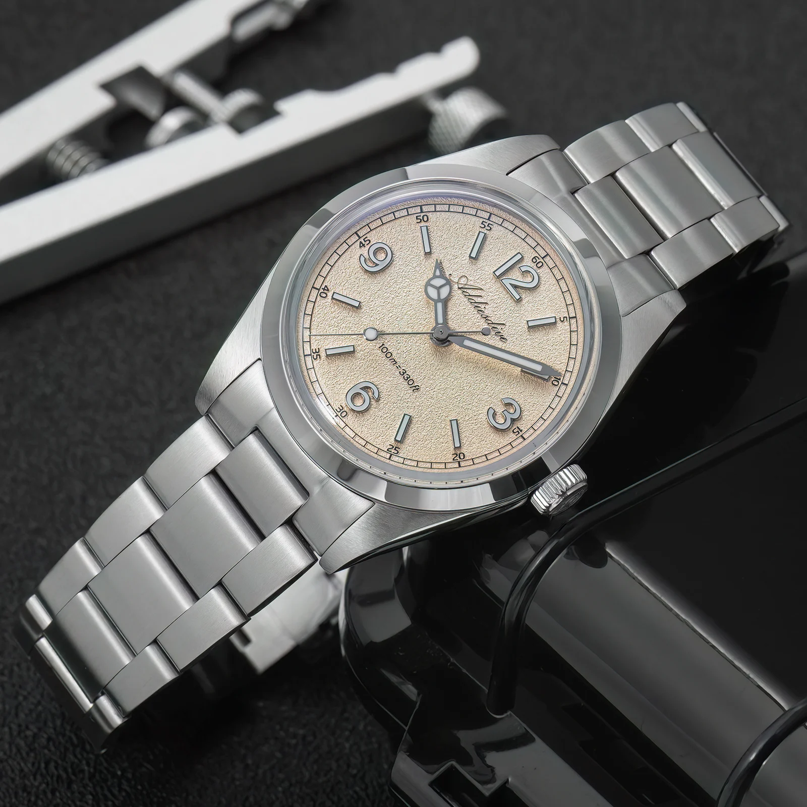 

ADDIESDIVE Luxury Men's 36mm VH31 Quartz Watch with K1 Mineral Glass Super Luminous and 10Bar Waterproof 316 steelDiving Watch