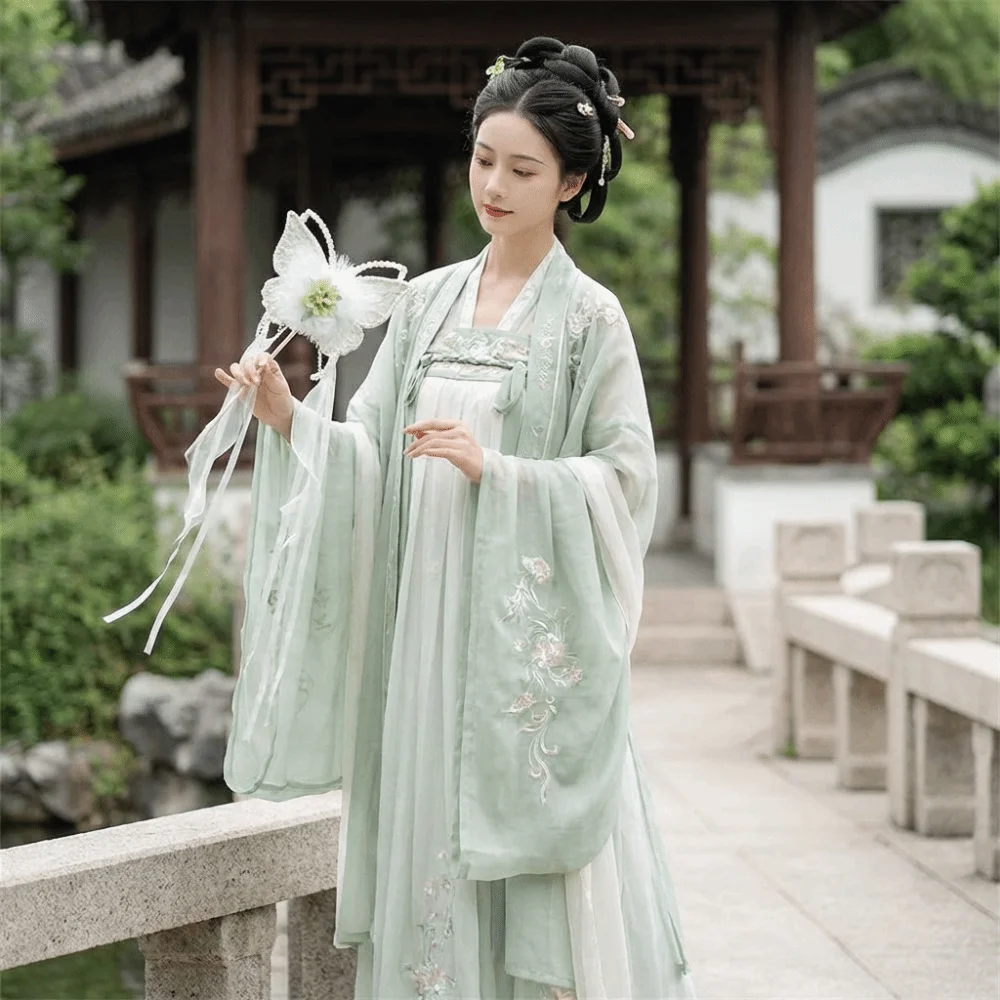 

Elegant Chinese Style Retro Butterfly Fan Traditional Ancient Silk Flower Fan Decorative Fluffy Fairy Fan Performance Prop