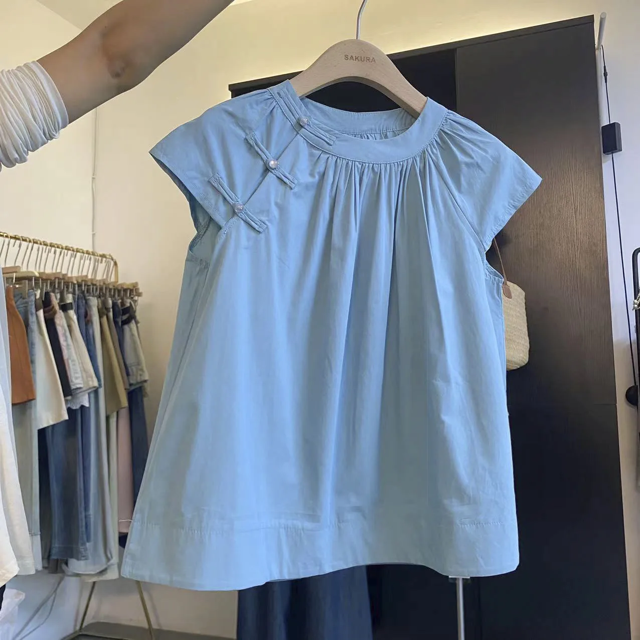 

DIYI Style Summer New Chinese Button round Neck Pure Color Pleated Sleeve Shirt Elegant Atmosphere Women's Clothing