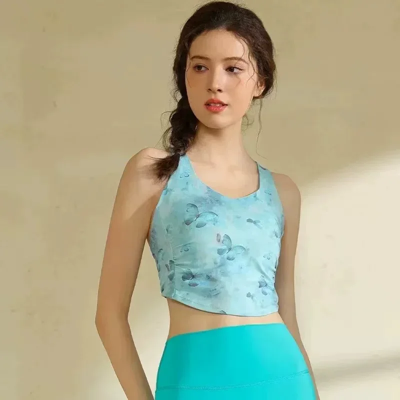 

Женский жилет для йоги с цветочным принтом, новинка 2025, летняя мода, универсальная чашка с красивой спинкой, быстросохнущий спортивный комплект для фитнеса и тренировок