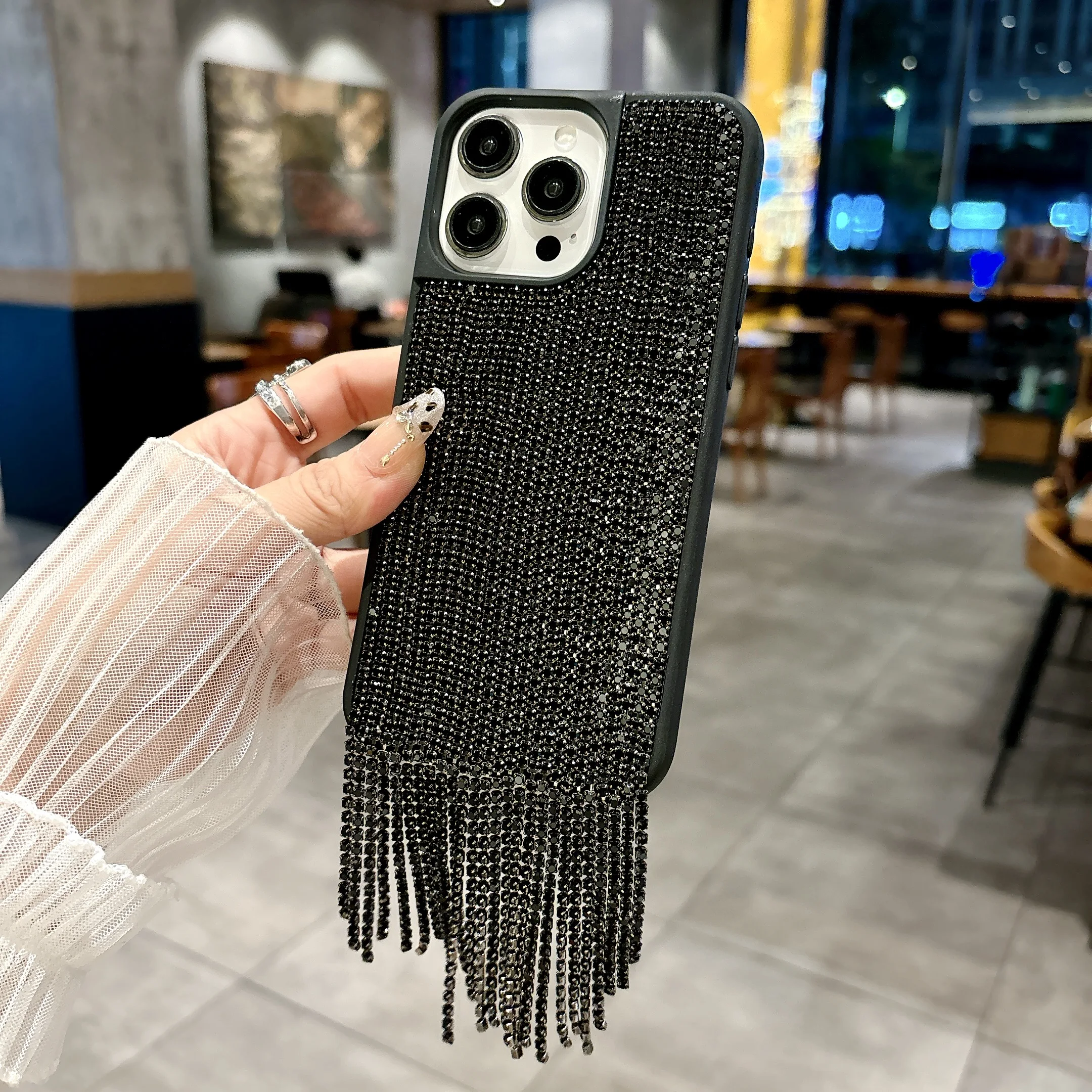 Luxus-Marken-Handyhülle mit Quasten, Glitzer und Pailletten für iPhone 17Air 16 15 14 11 12 13 Plus Pro Max MiNi Rückseite Schutzhülle – Detail 2