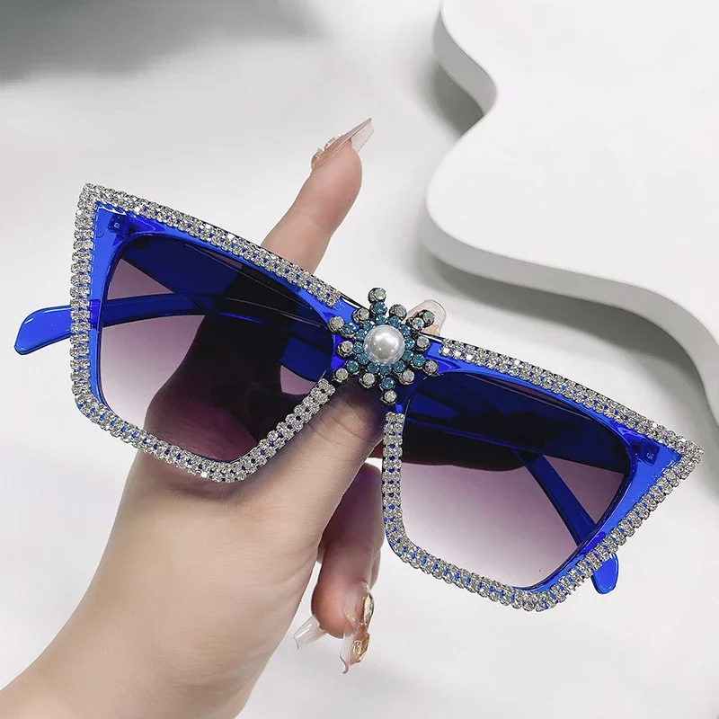 2023 New Diamond Sunglasses Ladies Brand Designer Party Ladies Glasses Rhinestone Season Pearl Eyewear Lunette De Soleil Femme