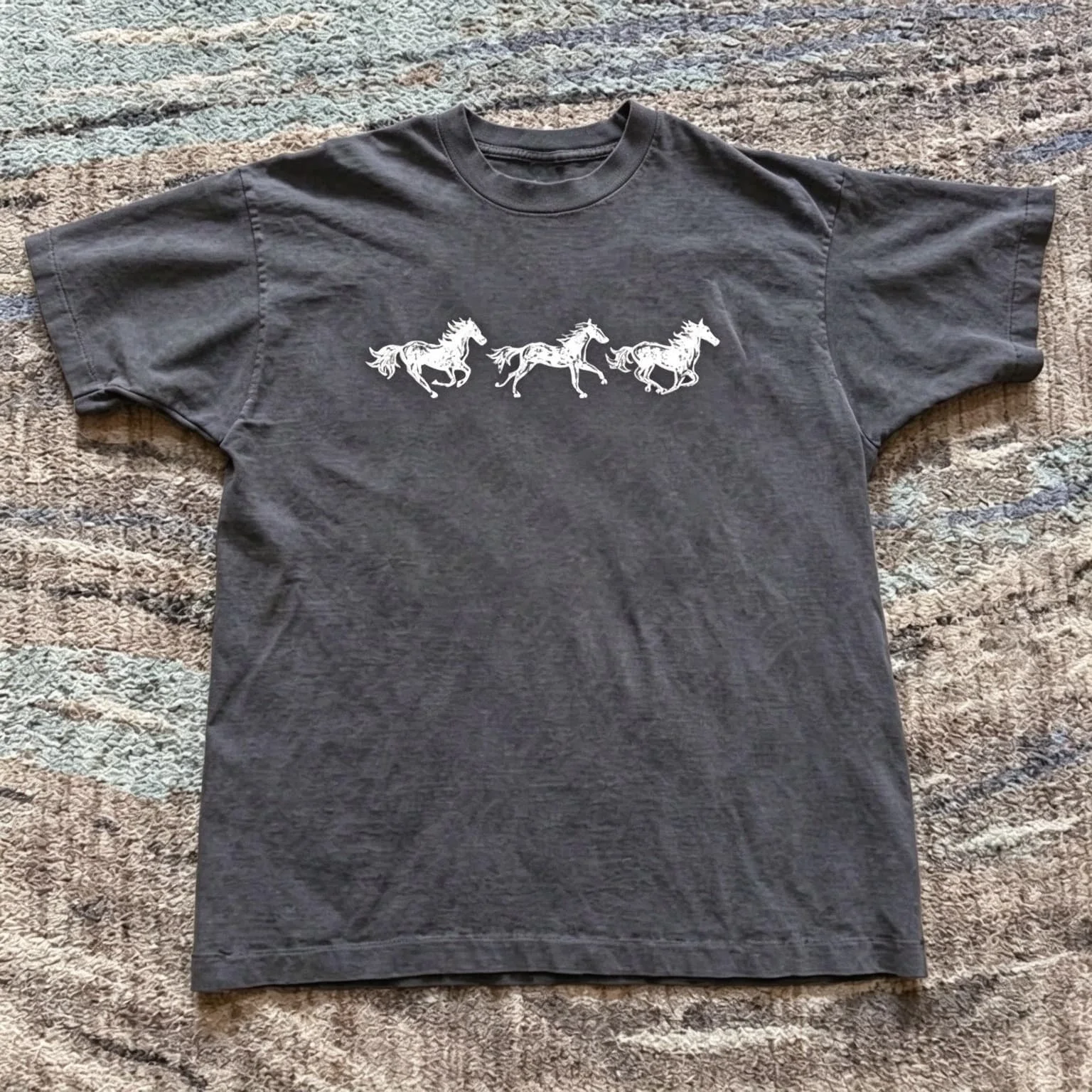 Women Top Y2k Clothing Female Anime Girl Three Running Horses Sketch Pattern Y2k Tops Shoujo Girl Style Women's Slim Cropped Tee