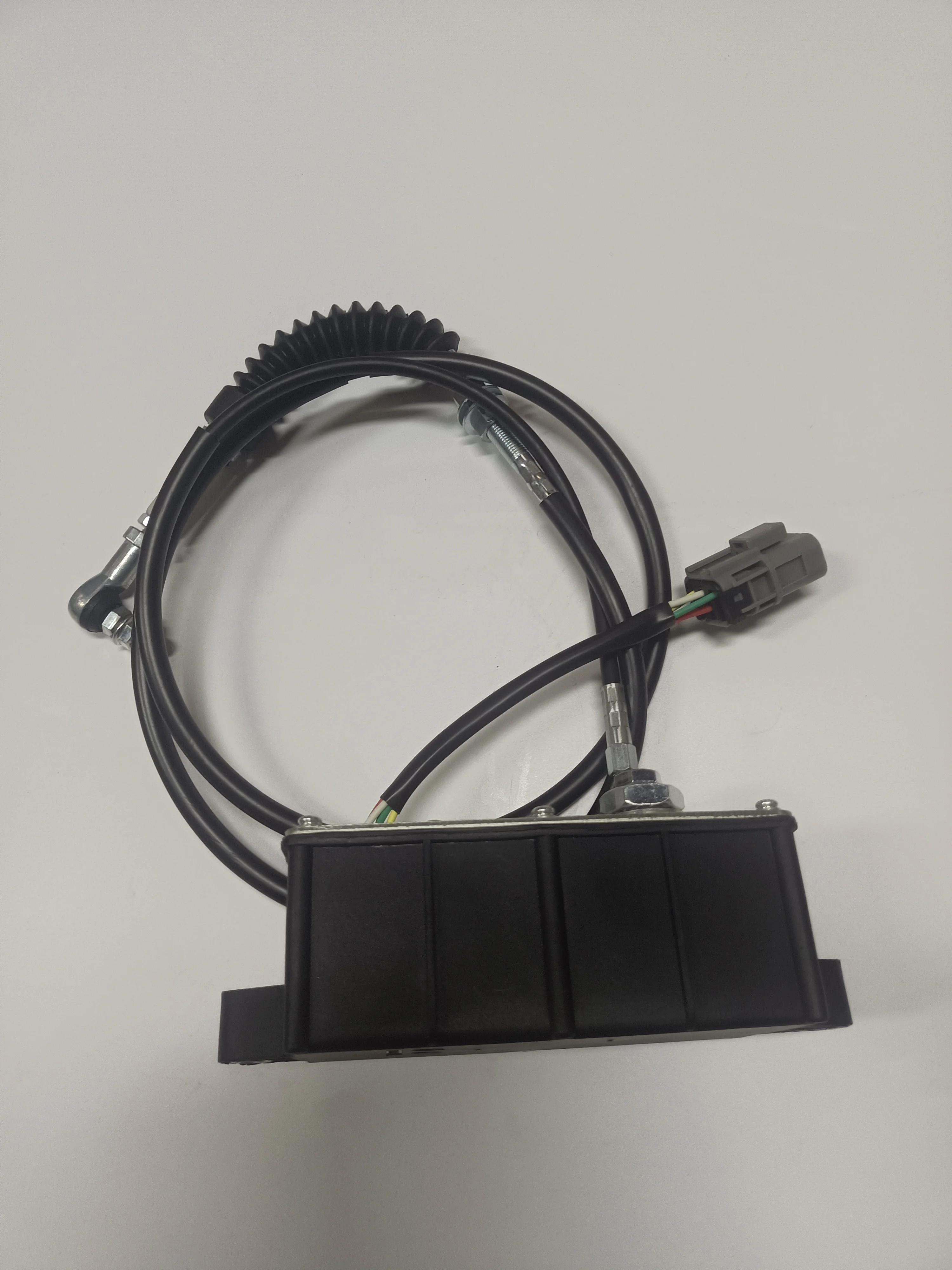 K1039680 مسرع محرك محافظ خطوة الخانق E/G. التحكم في المحرك ASSY لأجزاء إصلاح Doosan Excavator DX60 DH60 DH80