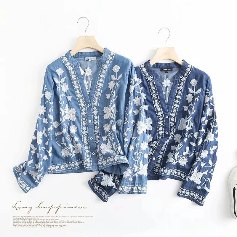 

New Spring and Summer Fashion Embroidered V-neck Denim Shirt, Women's Loose Design Casual Long-sleeved Single-breasted Shirt Top
