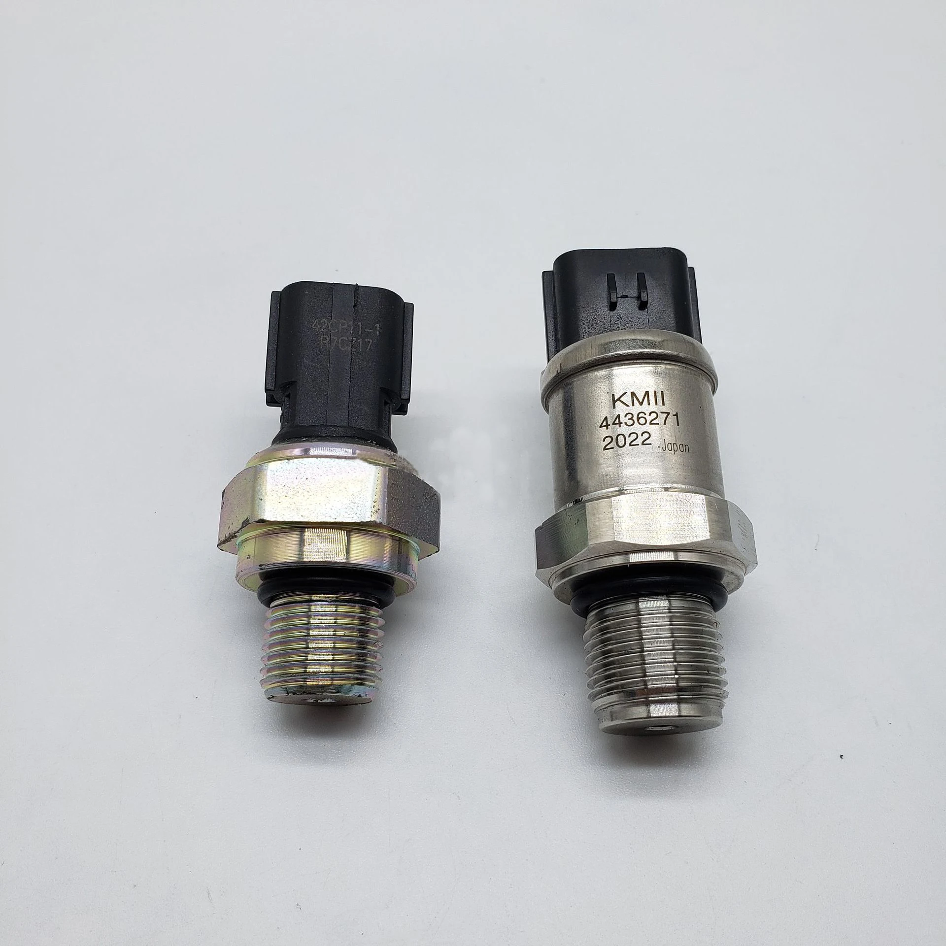 for Hitachi Excavator EX100 120 200-2-5 240 330-3-6 Hydraulic Pump High Pressure and Low Pressure Sensor