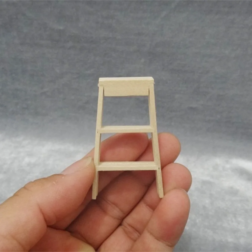 Modelo en miniatura escalera de madera casa de muñecas casa de muñecas DIY casa de muñecas de madera Mini escalera creativa rojo blanco