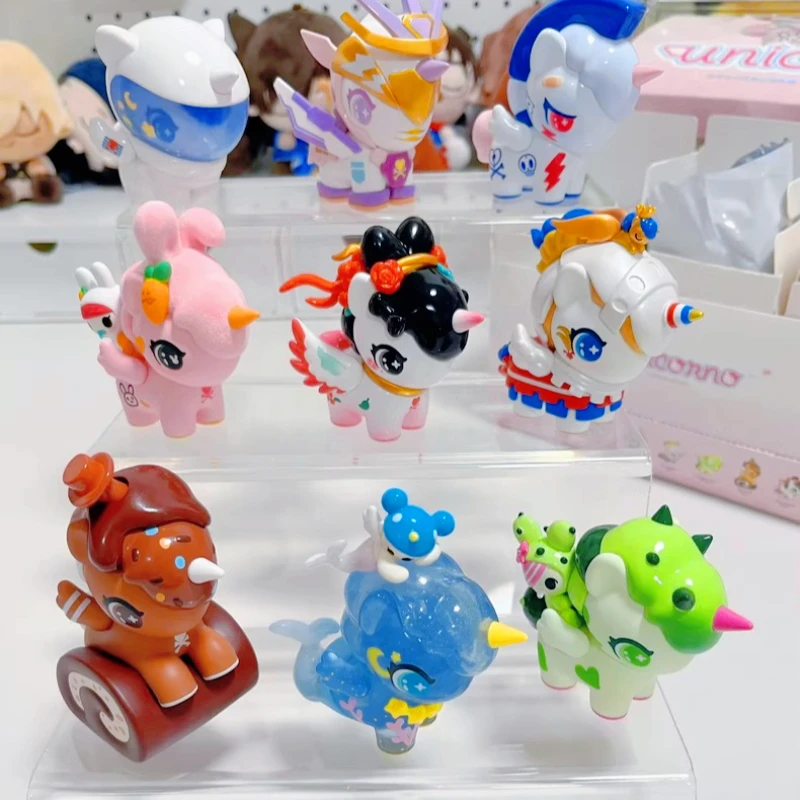

Коллекционная миниатюрная фигурка единорога Tokidoki Chibi Style Unicorno Series Blind Box от дизайнеров