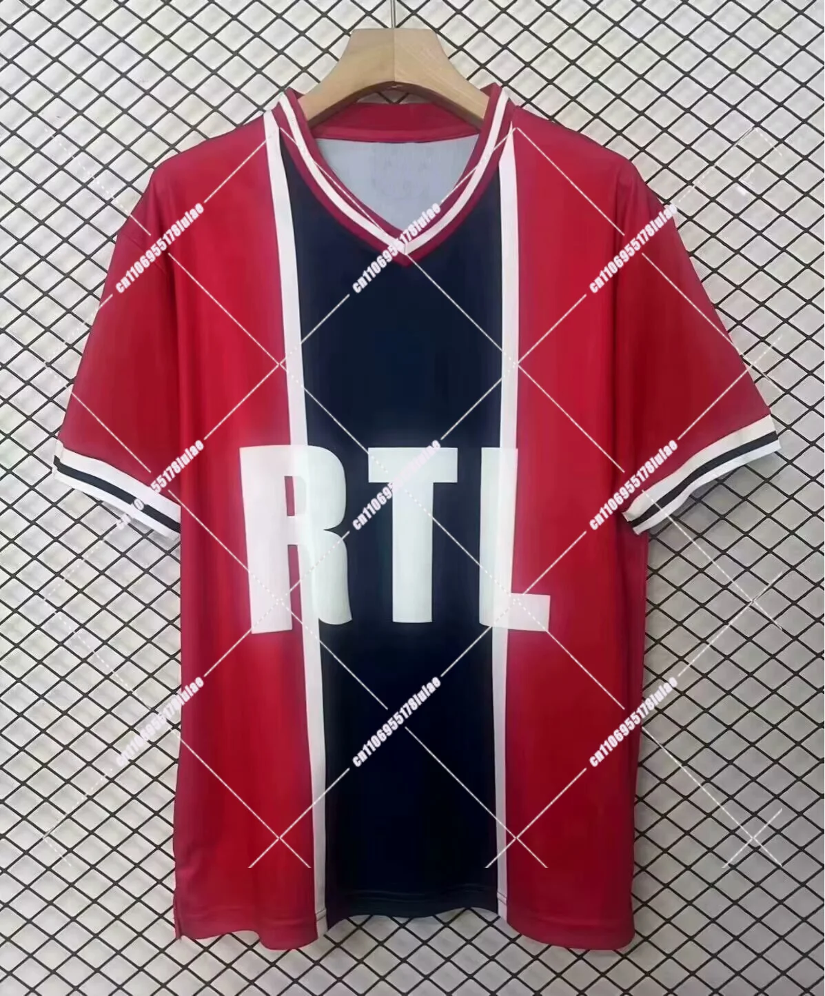 تي شيرت باريس بطباعة ثلاثية الأبعاد لعام 1975 لكرة القدم - تصميم كريست عتيق. قطن مسامي ومقاس كلاسيكي. نمط كرة القدم الحنين تولد من جديد #1