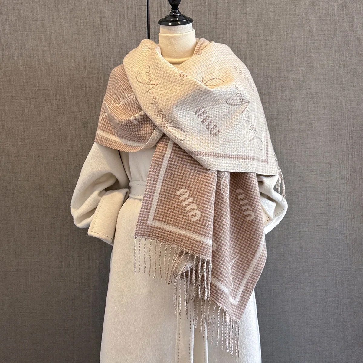 

Новая мода, зимний теплый женский шарф, роскошная шаль из искусственного кашемира, теплая жаккардовая накидка с надписью, аксессуар для шеи, хиджабы, дизайнерские шарфы