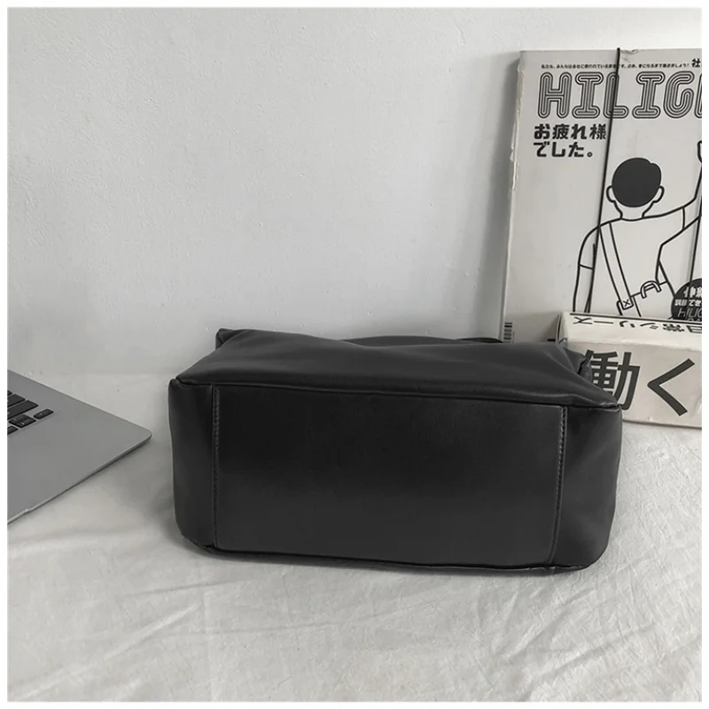 Crossbody Bag Men Leather Bags Fashion Trendy Sports Shoulder pack Soft Casual