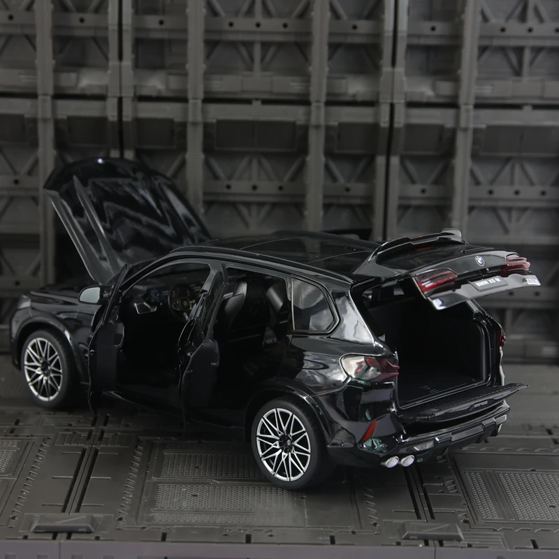 Modelo de coche de aleación BMW X5M 1:18, puertas y capó de motor, el maletero se puede abrir, sonido y luz, accesorios para vehículos todoterreno
