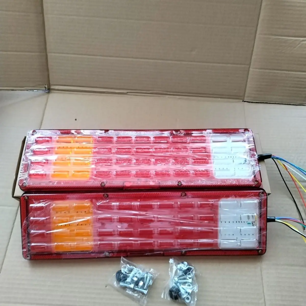 

Highlight LED Rear Tail Light Truck 24V Super Bright Reversing Turn Signal Brake Electronic Tail Light Waterproof 9D Model