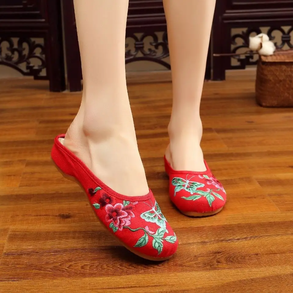 New Embroidered Shoes Women's Single round Toe Home Stage Old Beijing Slippers Female
