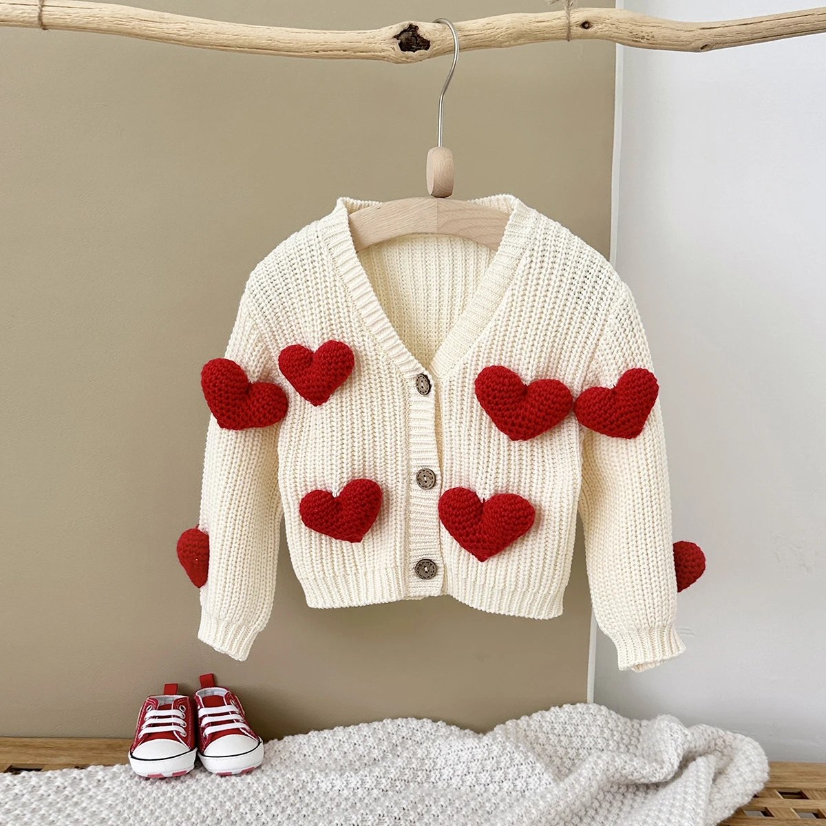 0-3Y Baby Girls Knit Cardigan Korean Baby Sweaters Autumn Winter 2024 Stylish Sweet Newborn Clothes Woolen Heart Coat Baby Tops
