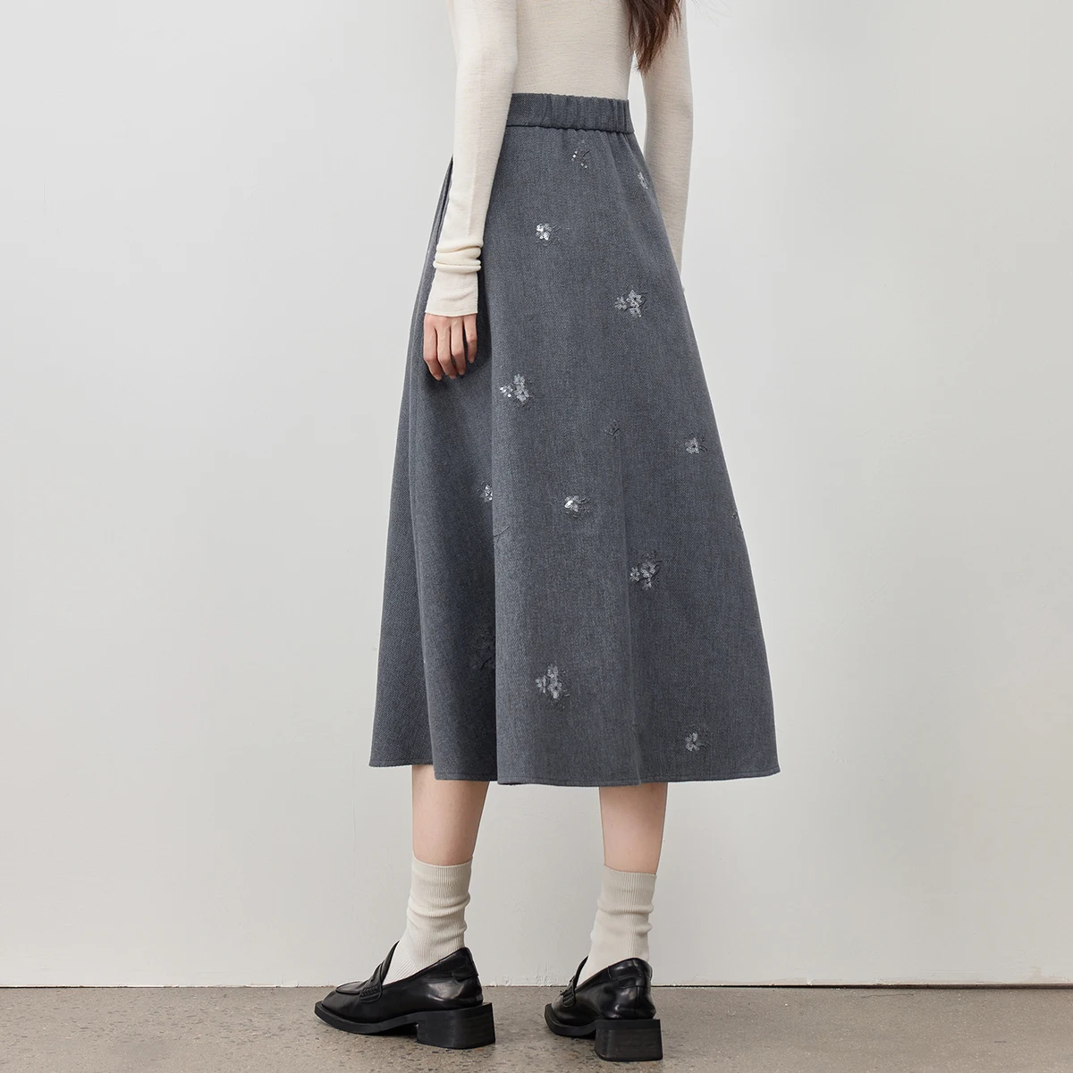SENTUBILA Women's A Line Midi Skirt 2026 Autumn Elastic Waist Beaded Embroidery Elegant Commuting Skirt for Woman 154QG3479