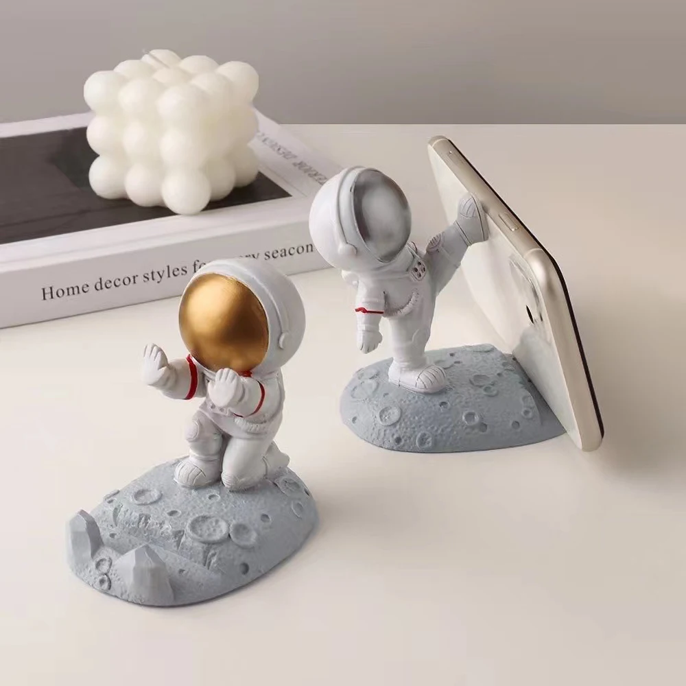 Creative Phone Holder Bracket Cartoon Astronaut Desk Ornaments Stand Universal Mobile Phone Stand For iPhone Samsung Xiaomi