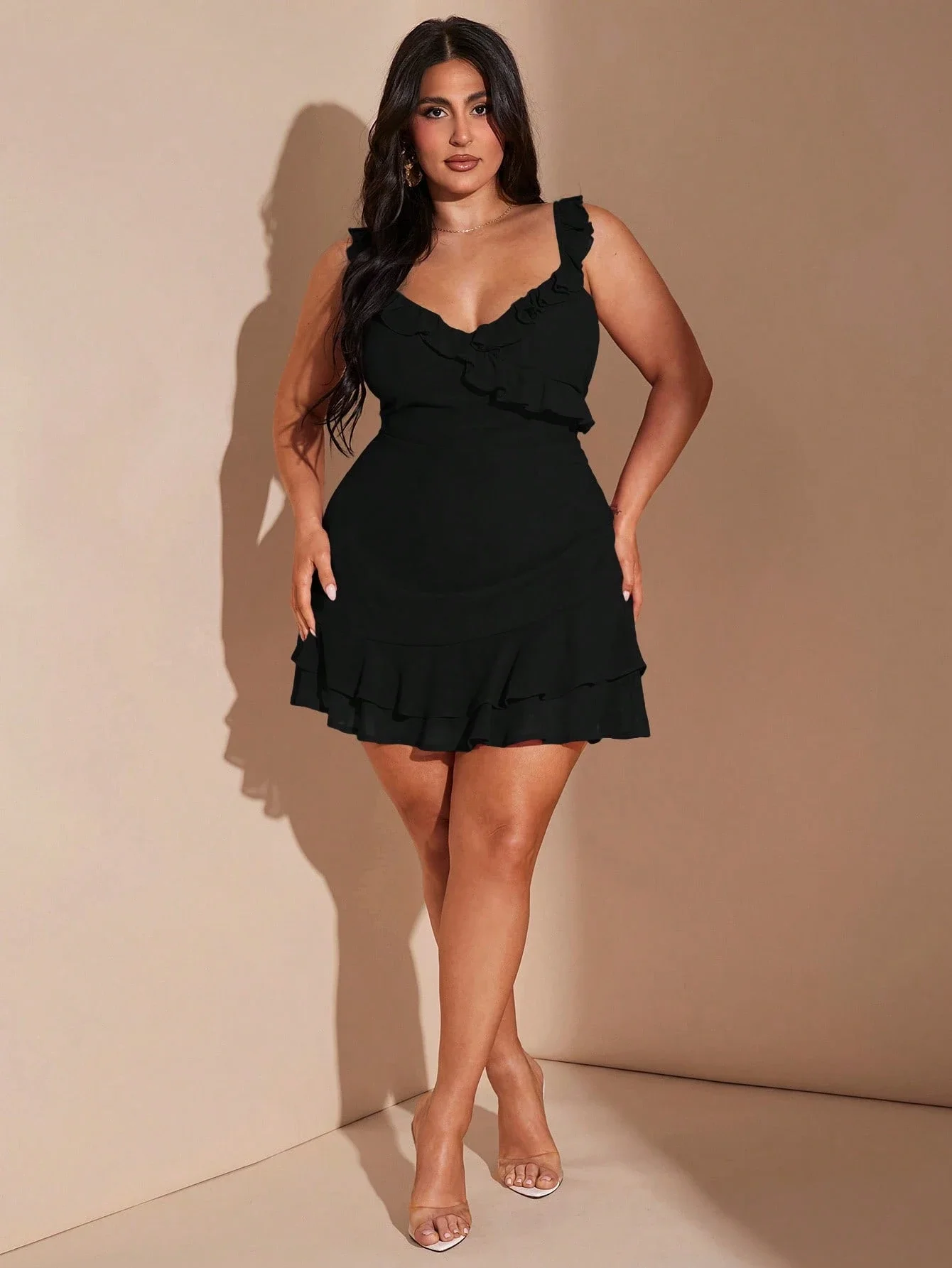 

Элегантное мини-платье с V-образным вырезом и рюшами по низу для женщин больших размеров, повседневное, для летних вечеринок