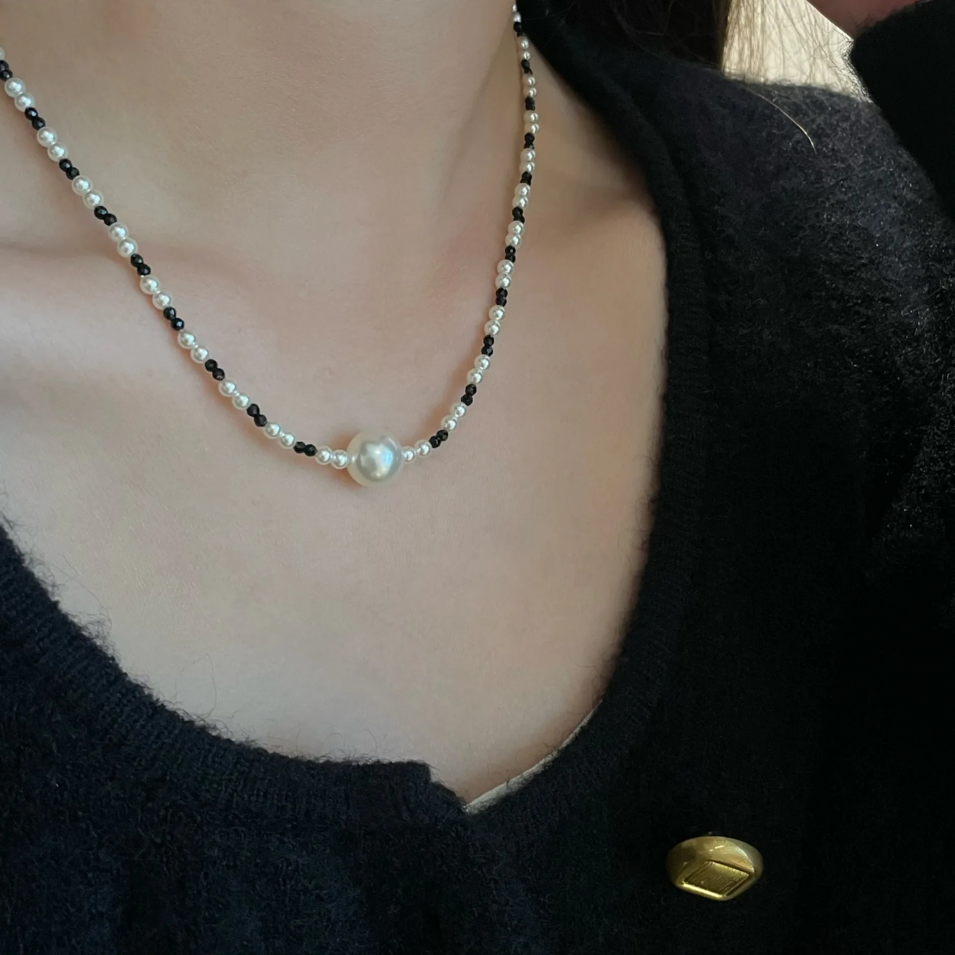 

Collarbone Chain Ins Women's Youthful High End Luxury S925 Silver Black Sharp Crystal Pearl Splicing Necklace