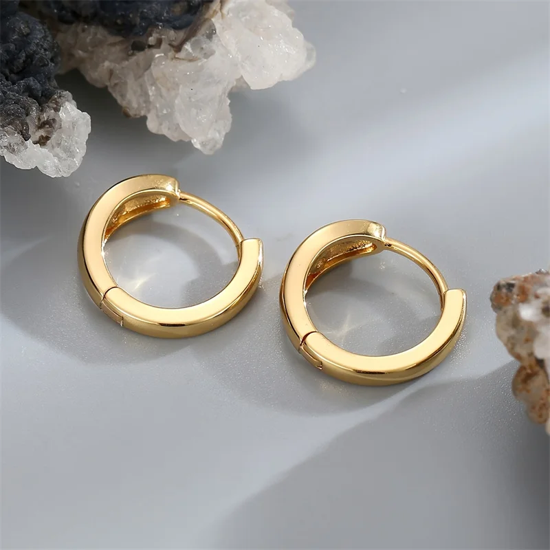 

New Women's Earrings Geometric Glossy Star Studded with Diamonds Cold Style Commuting Versatile Simple Fashion Party Luxury