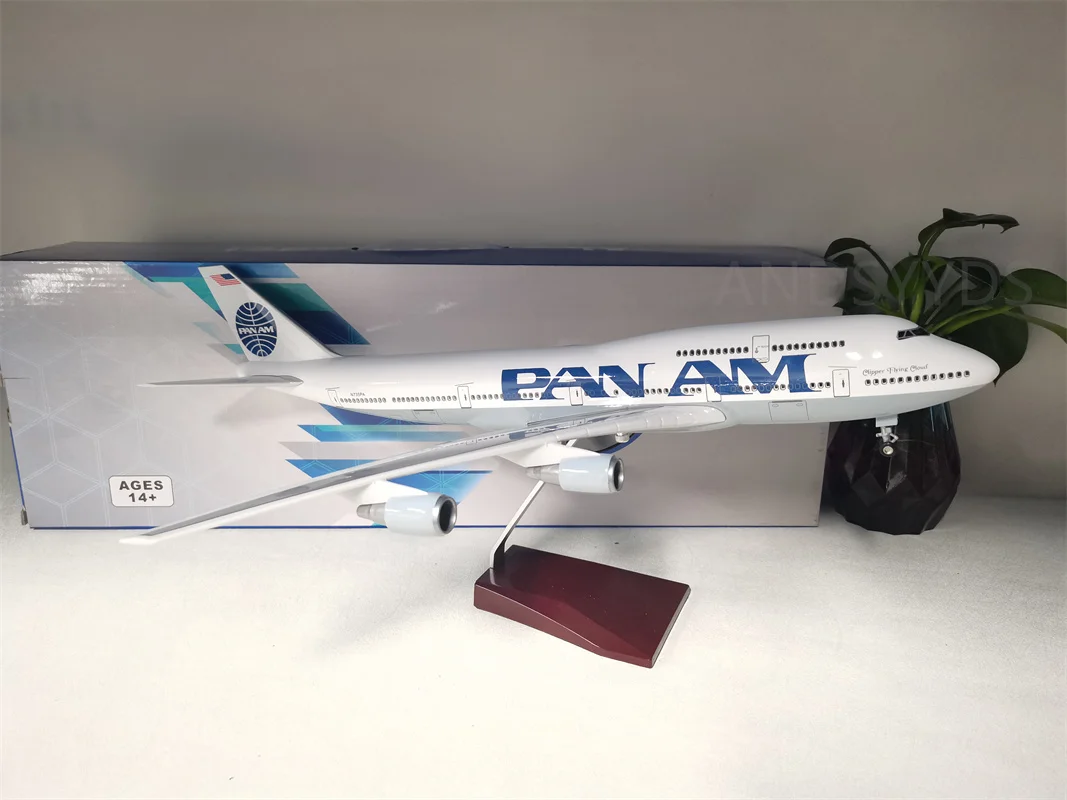 47CM 1/150 Scale PAN AM Airline Model B747 With Lamp Resin Diecast Aircraft Model for Collection Display Gifts Home Decor Statue