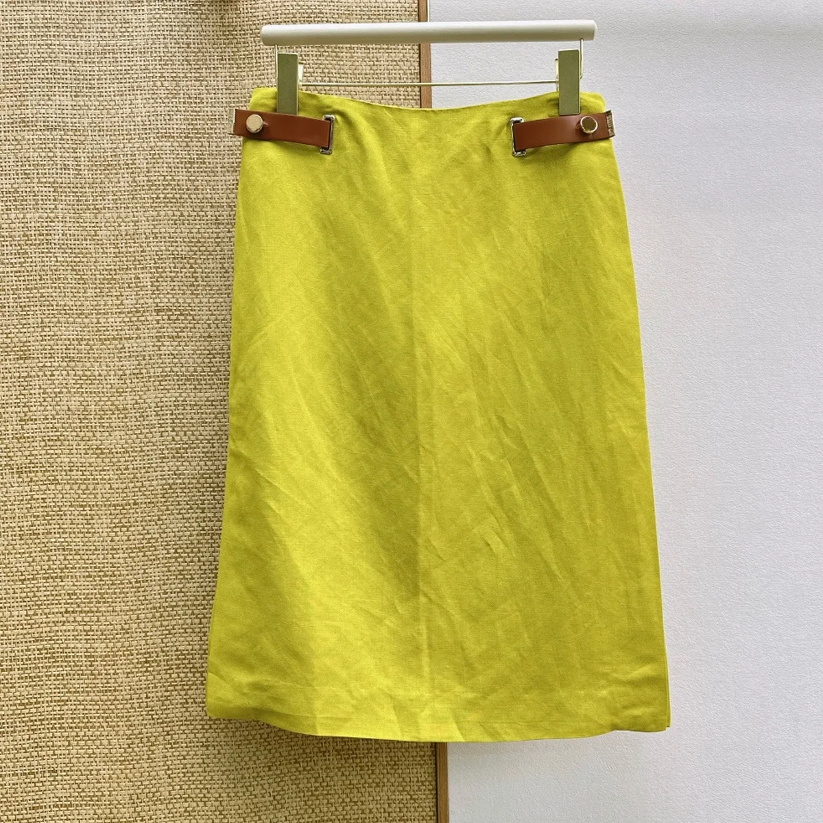 High Quality Women High Waist Straight Midi Skirt Decorative Waist Tabs Side Slit Mid Length Skirt With Lining lyt2672264