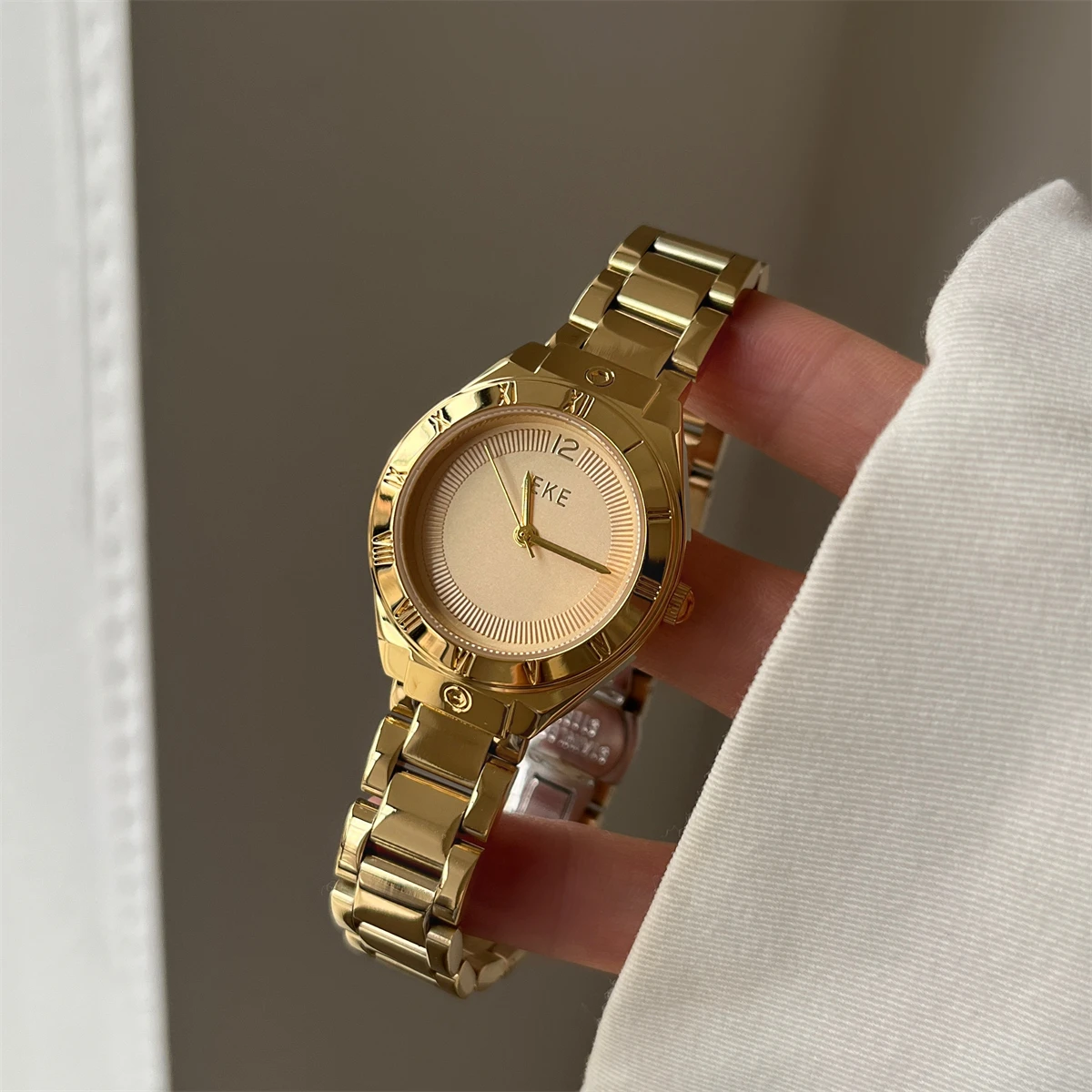 Korean Style, Fashionable, Versatile, Exquisite Gold Steel Band Round Watch For Women, High-End, Light Luxury Quartz Watch