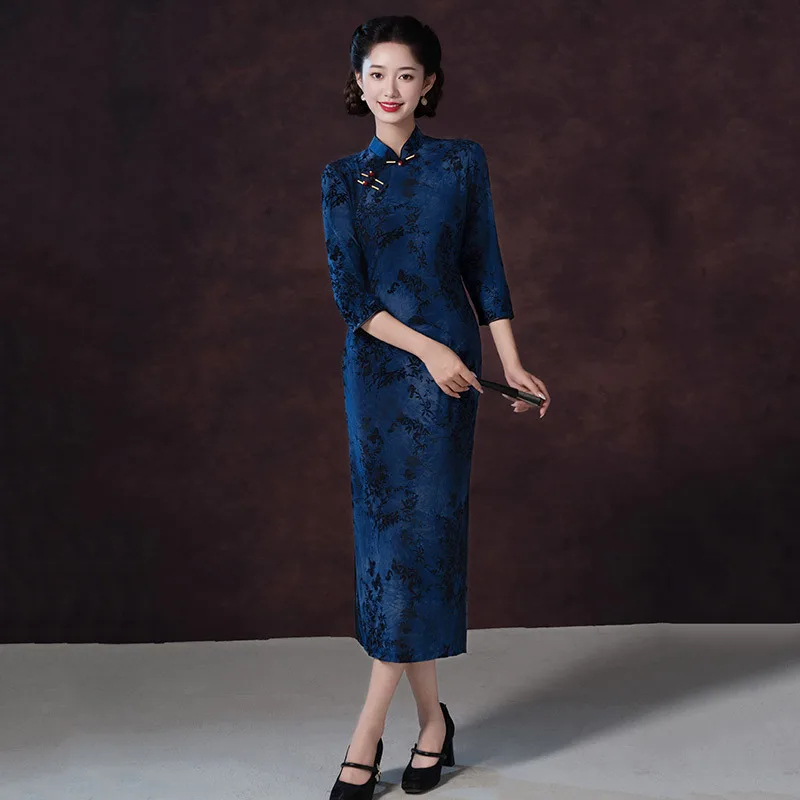 

Осень-зима 2021, новый китайский стиль, улучшенный ретро длинный Cheongsam с принтом тай-дай, плюшевый жаккардовый рукав из семи частей Qipao
