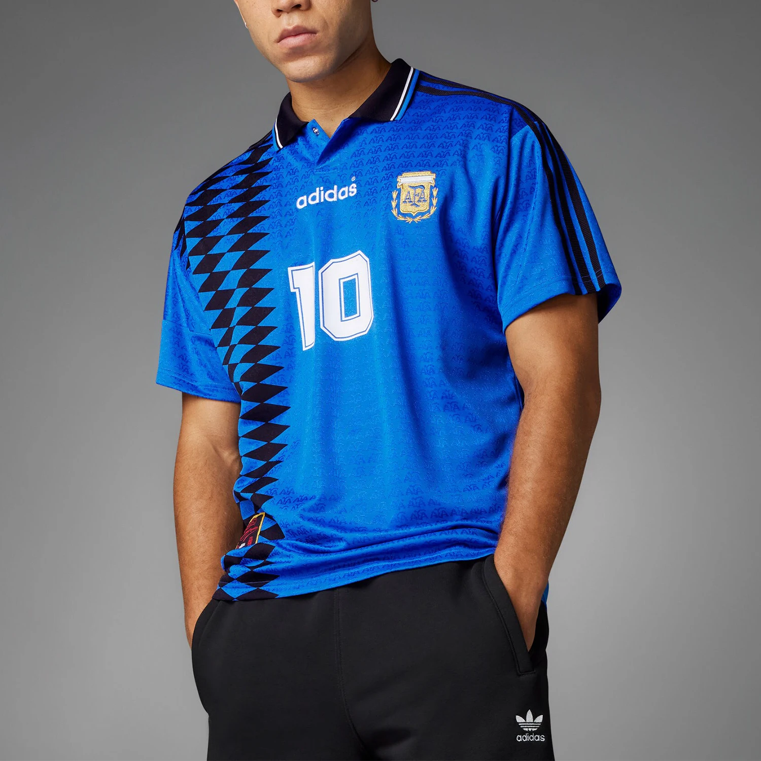 

Официальная новая мужская повседневная футбольная рубашка Adidas с воротником Аргентина Team IS0266