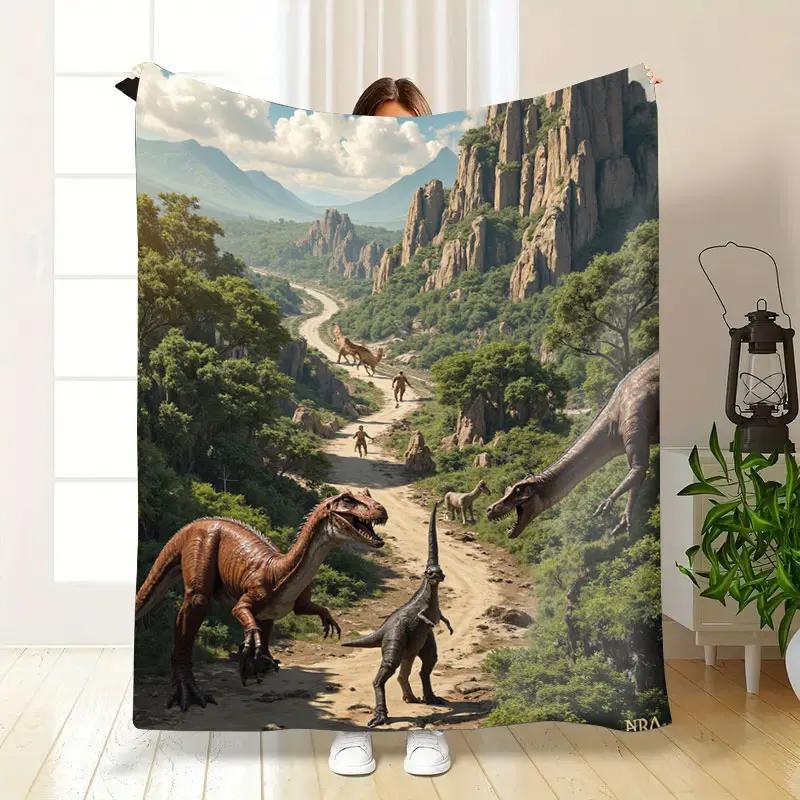 Koc Flanelowy Dinozaur Przygoda - Scena z Lasu Przedhistorycznego z Tyranozaurzem i Velociraptorami