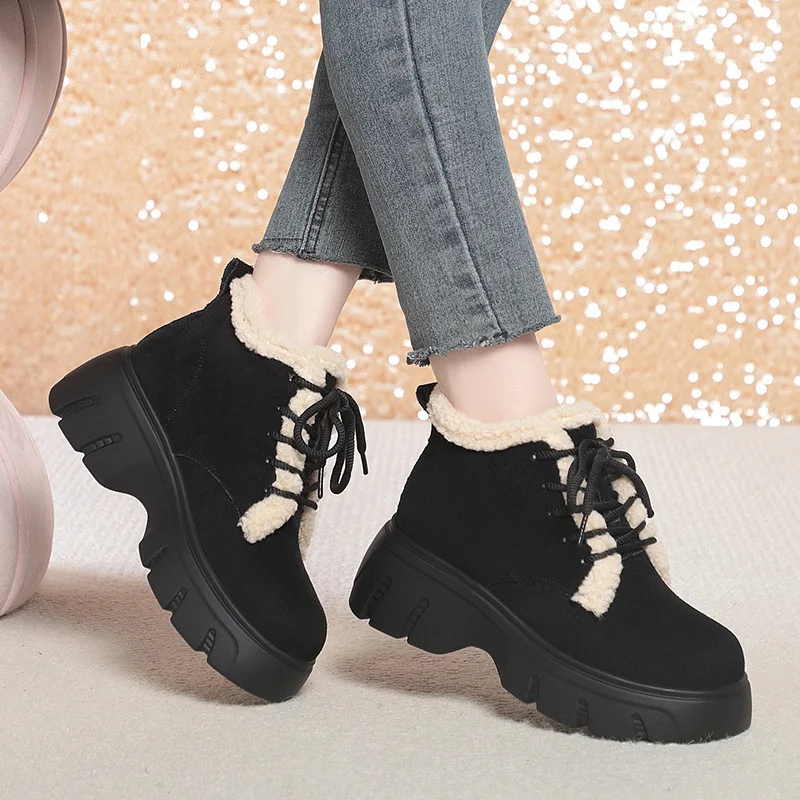 

Удобная элегантная женская обувь 6 см, замшевые ботильоны на плоской платформе с толстой подошвой, зима 2025 г., теплые мотоциклетные ботинки на толстом меху