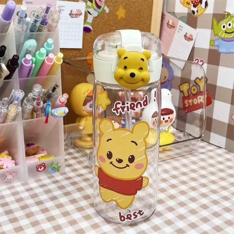 Taza portátil de dibujos animados de fresa Disney Winnie The Pooh, práctica de bricolaje pegatina, Linda taza de paja espacial transparente para niña