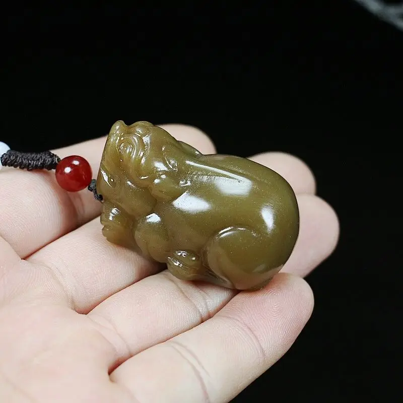 

Hetian Jade Sugar Bunny Lucky Pixiu Rich Pig Zodiac Three-dimensional Engraving Pendant