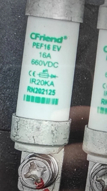 

Fuses: PEF16EV 16A 660VDC aR / PEF25EV PEF32EV / PEF50EV 50A 660VDC / PEF32-TE EV 32A 660VDC aR