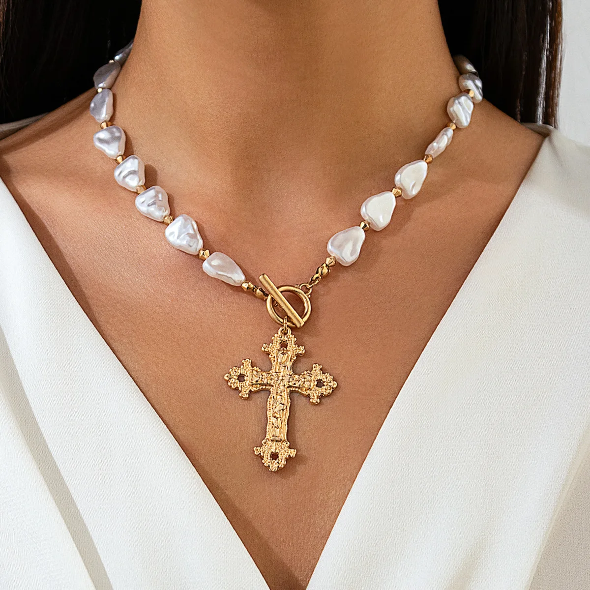 Baroque Faux Pearl Beaded Choker Necklace Cross Pendant OT Clasp Hip Hop Chunky Lightweight Durable Jewelry Women Gift