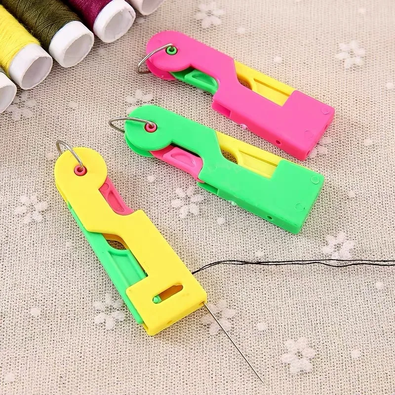 1/3/5PCS Random Color Automatic Needle Threader Needle Thread Tools Thread Guide Needle Easy Device Plastic Handle Sewing