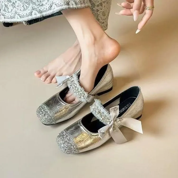 

Women Patent Leather Mary Jane Round Toe Embossed Pearl Bow Strap Low Heel Pumps Elegant Daily Office Casual Walking Dress Shoes