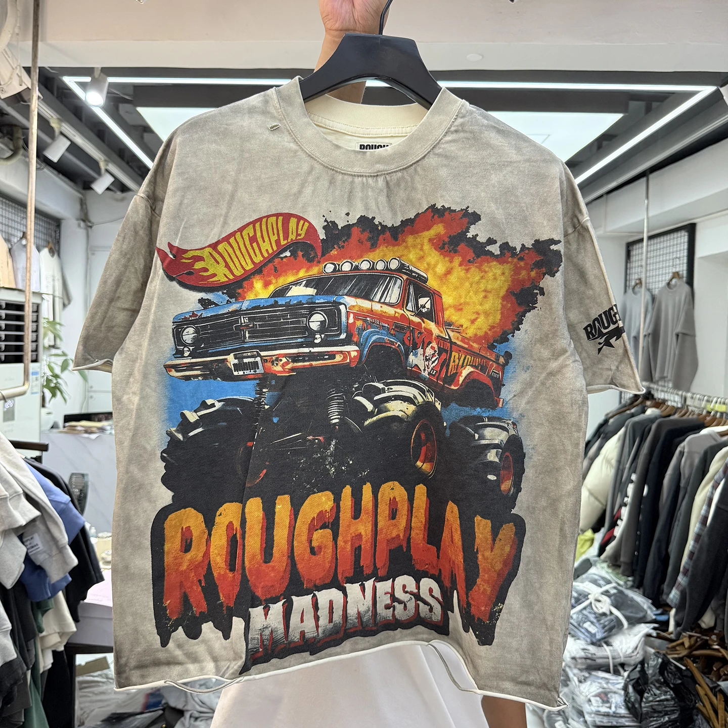 Retro Distressed Flame Car Letter Print Slashed Short Sleeve Loose Casual Rolled  round Neck T-shirt for Men And Women