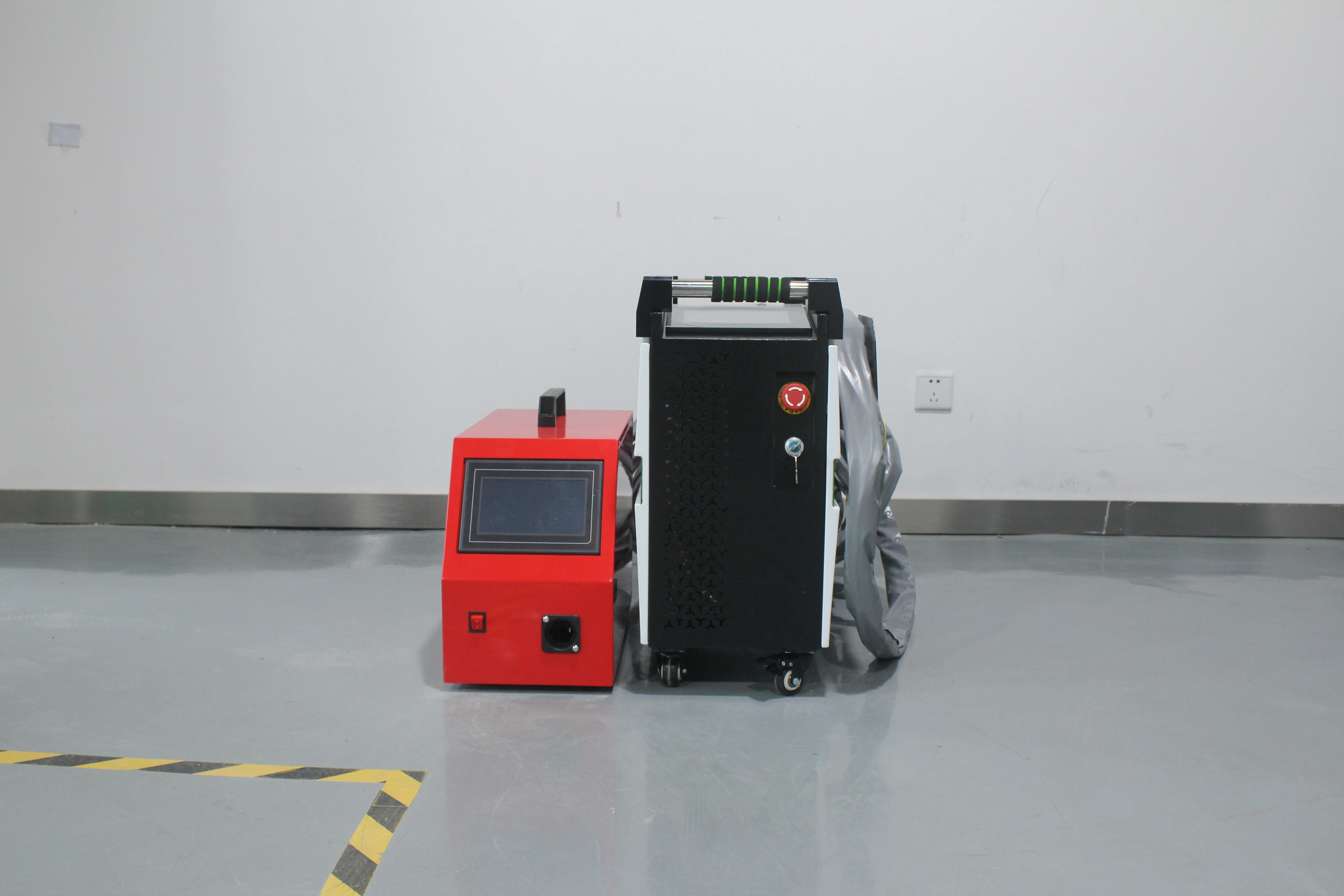 1650W air Cooling Fiber Laser Welding Machine for Welding 2mm Metal Sheet