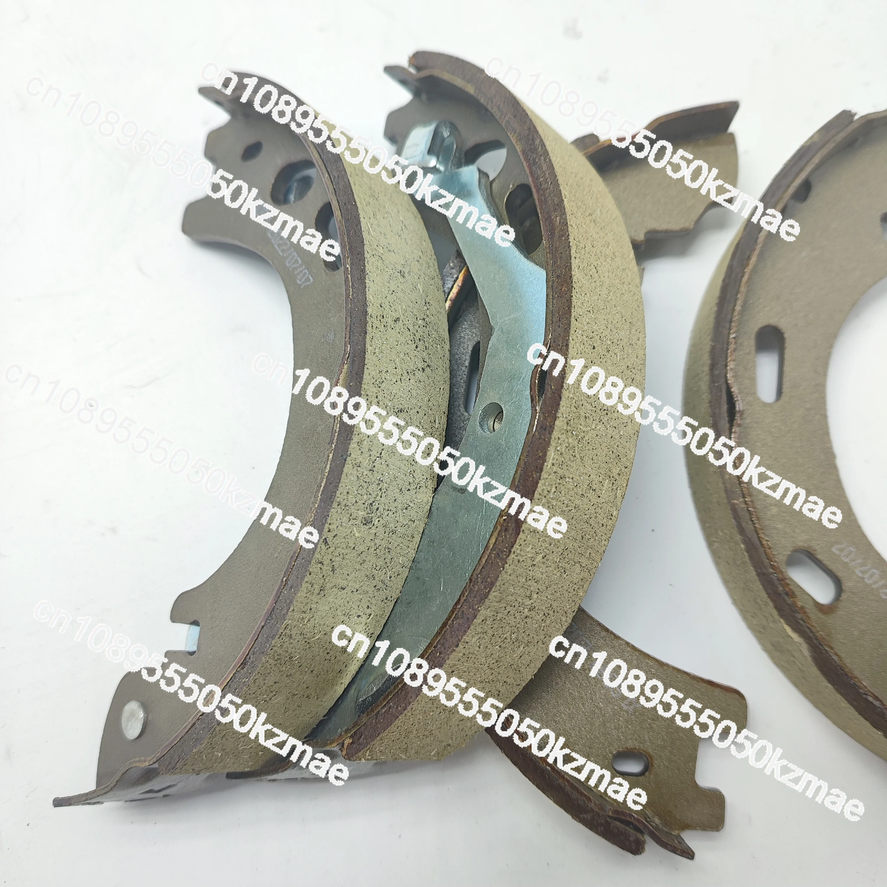 مجموعة وسادات الفرامل الالتقاط LDV T60 |   استبدال حذاء الفرامل الخلفية # C00089219 C00089218