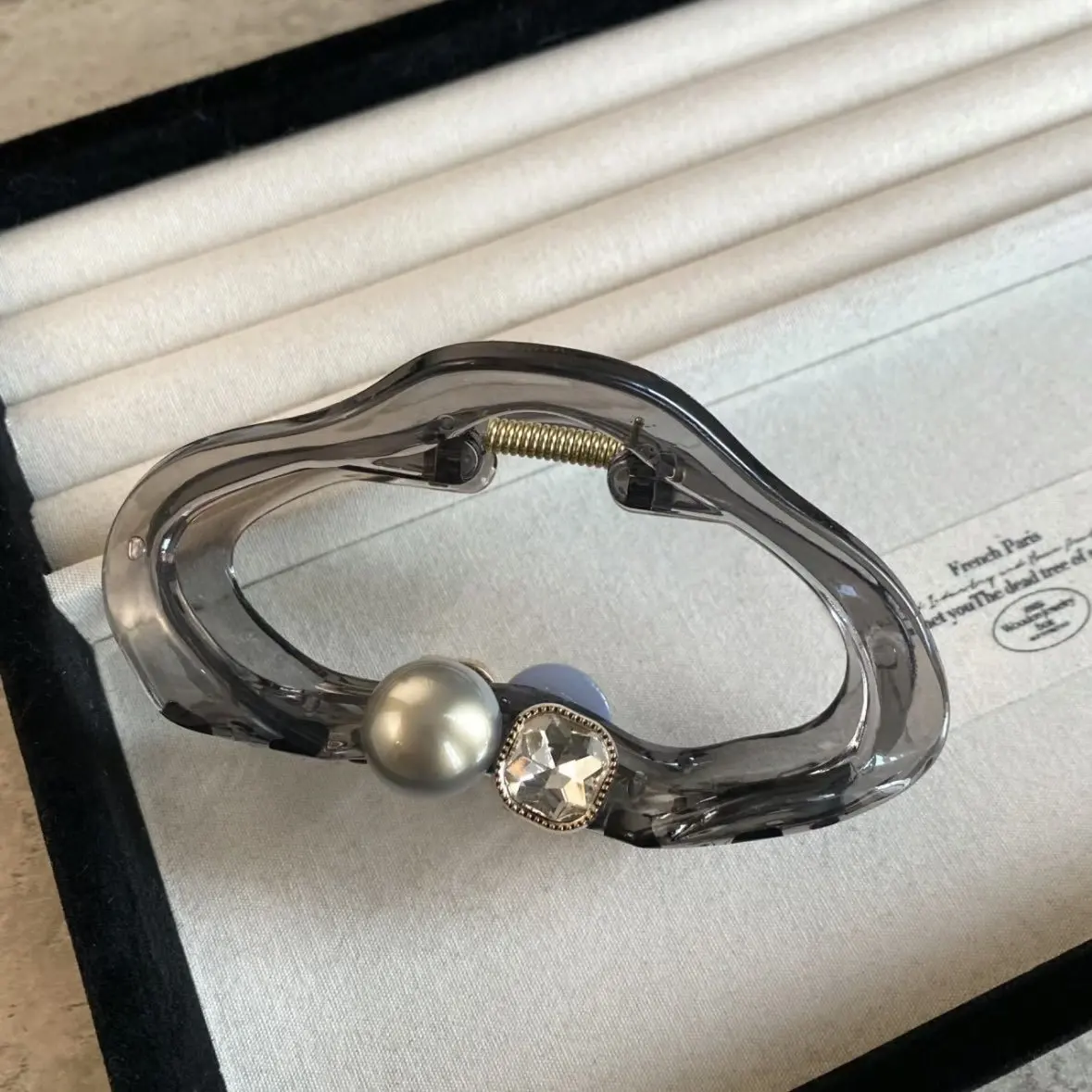 Korean gray transparent cloud large grab clip simple temperament hairpin shark clip light luxury high-end hair accessories women