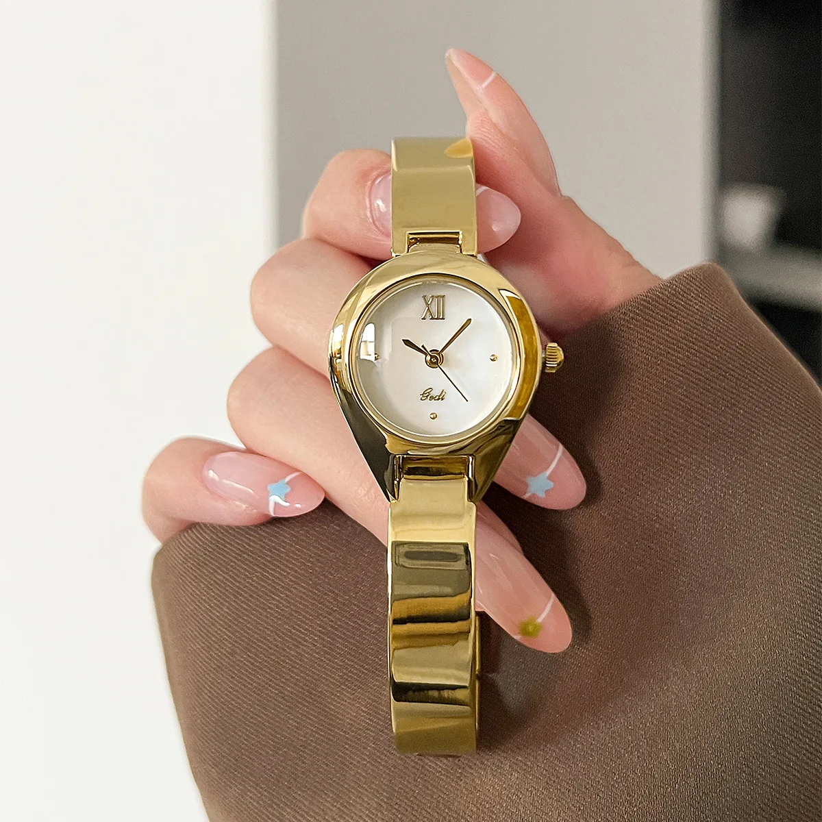 

High-value, delicate, and exquisite women's bracelet watch, 2025 new style, light luxury and high-end women's watch.