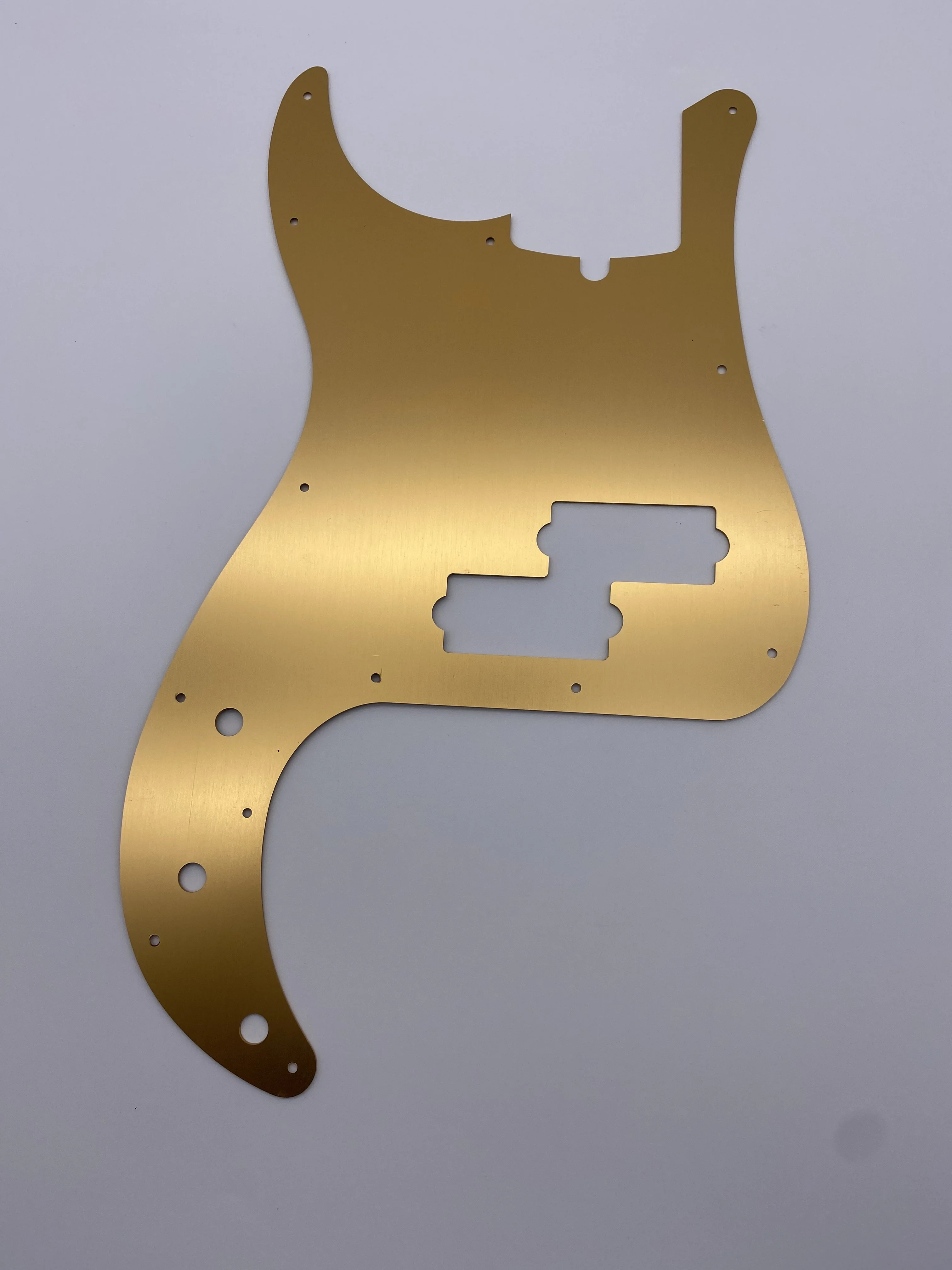 Fend PB P Bass Pickguard Pick Guard Guitar Scratch Plate 13 Hole 4 Strings Electric Bass Parts Aluminum There are grooves