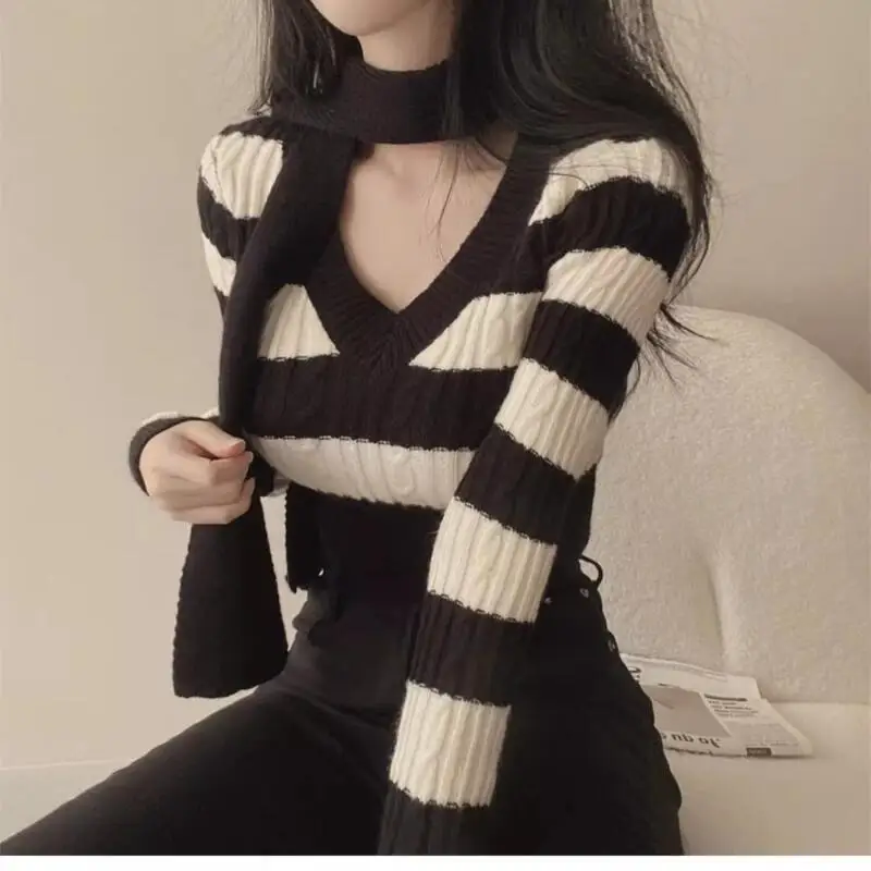 プリンセス V ネックストライプセーター若い女の子のファッションセクシーな長袖ニットネクタイシャツベースレイヤー春秋服新しい